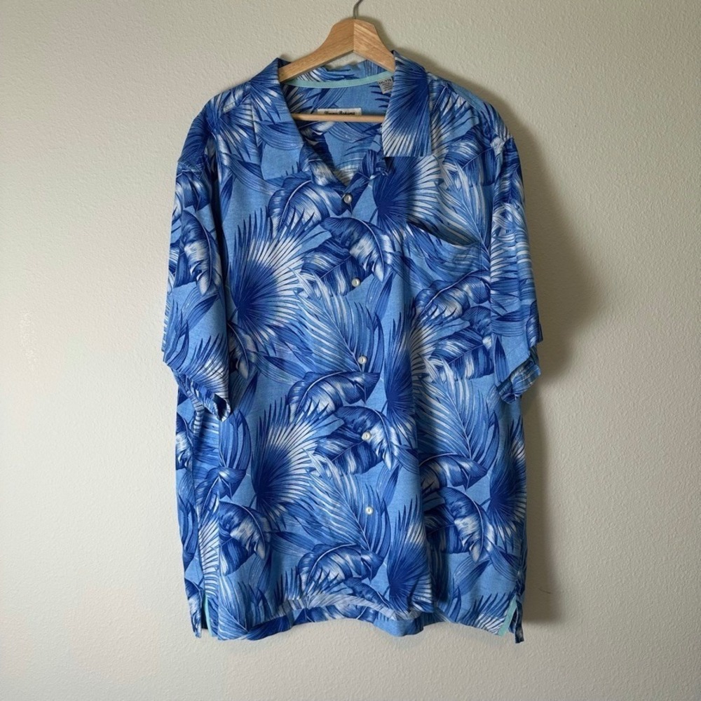 Tommy Bahama XXL Blue Tropical Palm Leaf Print Rayon Short Sleeve Hawaiian Shirt